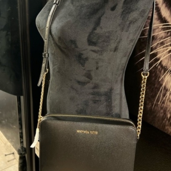 MICHAEL KORS Jet Set Item East West Shoulder Crossbody Camera Bag Black Gold - Picture 12 of 17